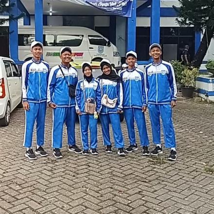 Pambakal Gunung Ulin Beri Motivasi dan Bantuan untuk Atlet Voli Pelajar POPDA 2026